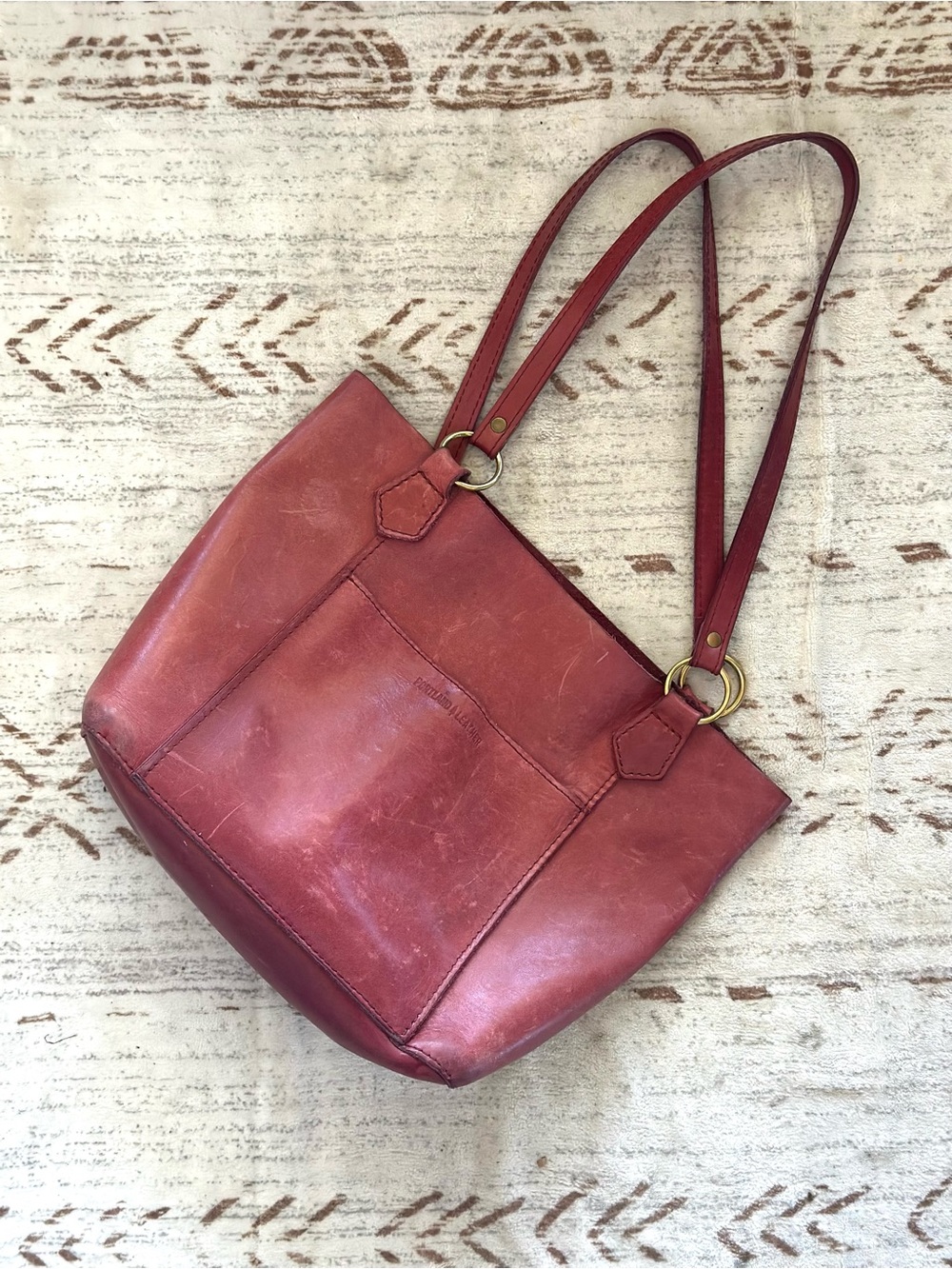 Portland Leather Goods Women's Tote Bag in Distressed Burgundy
